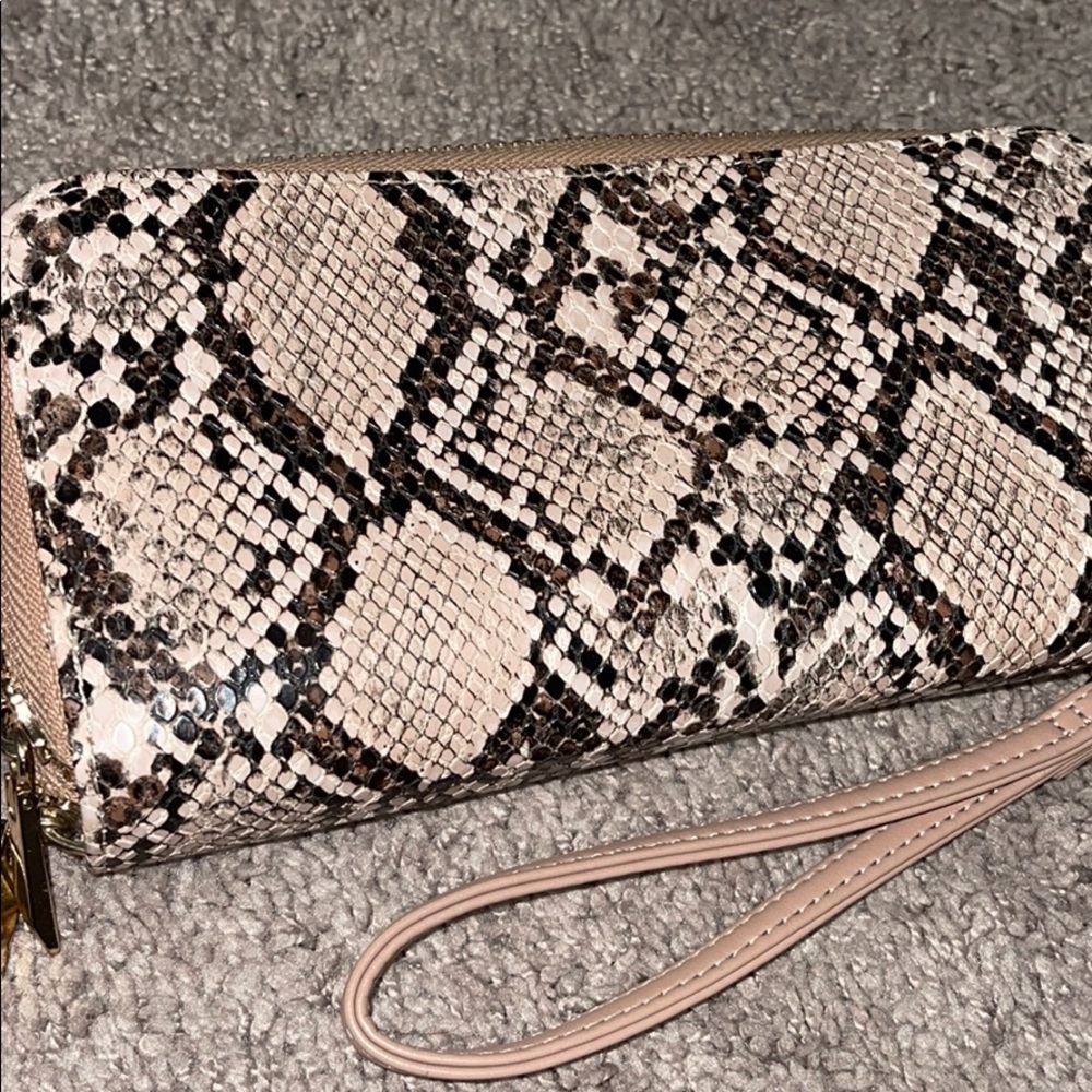 Wallet with strap - Picture 3 of 3